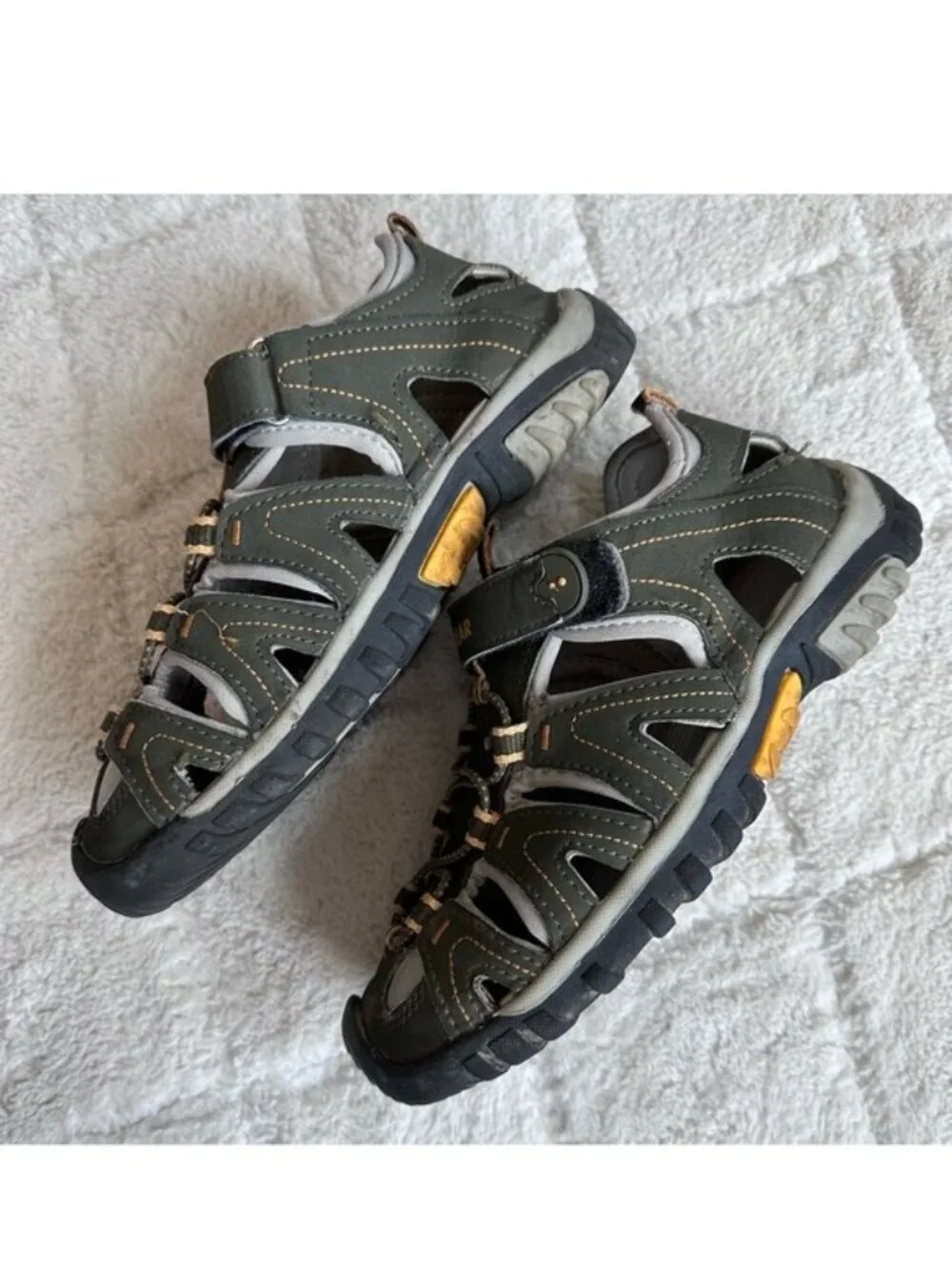 Hobibear | Unisex Dark Green & Gray Classic Sandals | Size 1.5